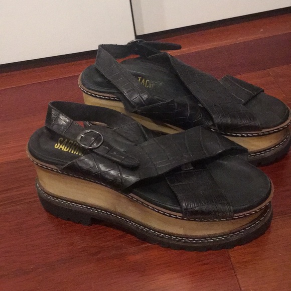 Sandals - Picture 1 of 7